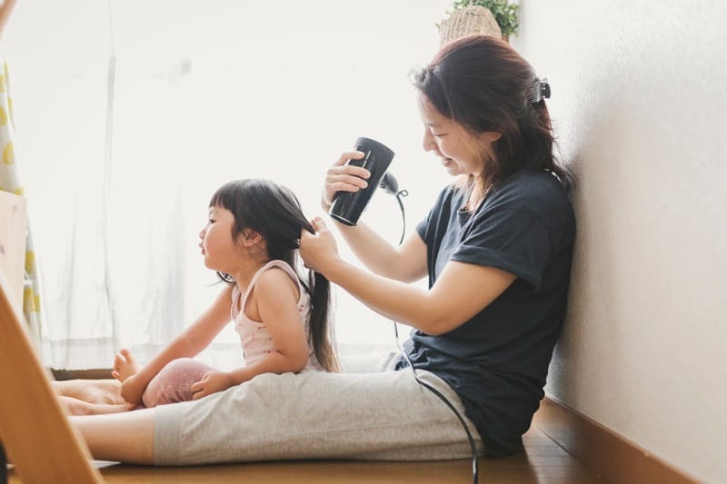 how to use hair dryer for lice