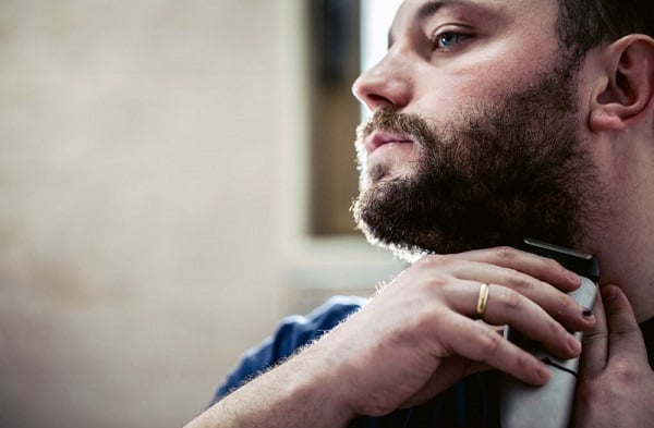 how to trim a beard with clippers